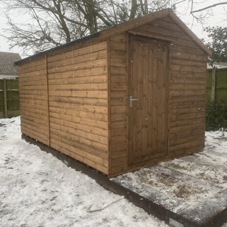 Shed with 5 Lever Lock Shed with 5 Lever Lock